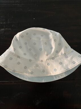lululemon athletica Kids White Bucket Hat with Subtle Logo Pattern
